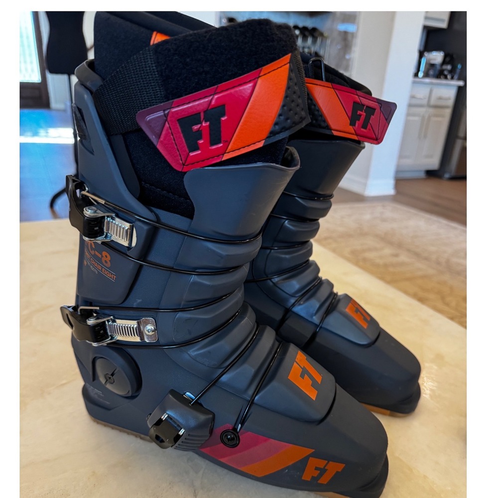 Full Tilt First Chair 8 Ski Boots 28.5 Mondo US 10.5 Three Piece 99mm Flex 8 - Picture 1 of 10